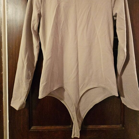 A&F Bodysuit Large V-Neck - Picture 2 of 3